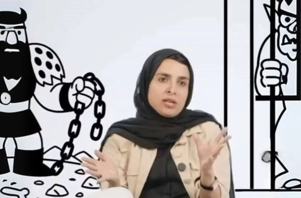 زینب موسوی کیست؟